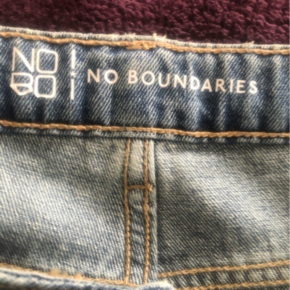 New With Tag  Jeans No Boundaries Junior Size 11 Bleu - Picture 6 of 10